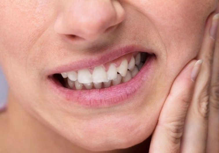 Diş ağrılarını azaldan təbii yollar