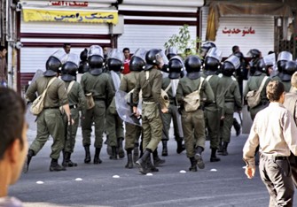 Urmiyada polis azərbaycanlılara qarşı zor tətbiq etdi