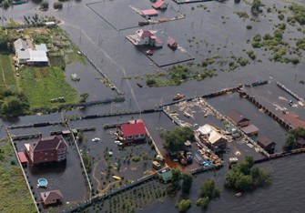 Rusiyada təbii fəlakət: 6100 yaşayış evi su altında qaldı