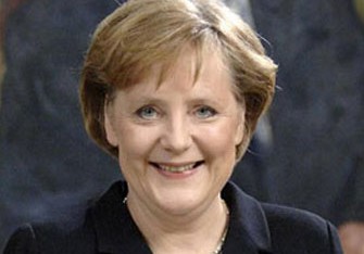 Angela Merkel İlham Əliyevi təbrik etdi