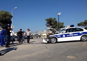 Mərdəkanda yol polisi avtomobili qəzaya uğradı