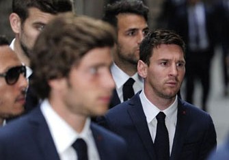 Messi baş məşqçinin dəfnində ağladı