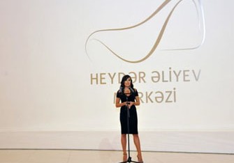 Leyla Əliyeva məşhur rəssamın fərdi sərgisinin açılışında olub