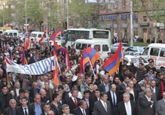 Sahibkarların etirazı Ermənistanı silkələyir - Aksiya