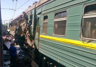 Sərnişin qatarı lokomotivlə toqquşub, 15 yaralı var - Rusiyada