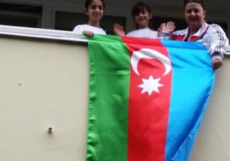 Almaniyadakı azərbaycanlılardan bayraq aksiyası - Fotolar
