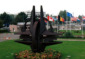 Avropalıların NATO-ya inamı azalır