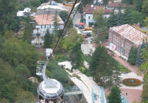 Gürcüstanın Borjomi kurortunu su basdı