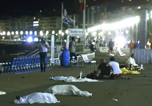 Fransada dəhşətli terror: 84 ölü, 100-dən çox yaralı