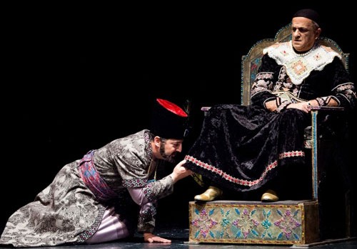 Akademik Milli Dram Teatrında “Şah Qacar” tamaşası 50-ci dəfə nümayiş olunub - Fotolar
