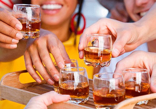 Yeniyetməlik dövründə spirtli içki içmək gənclərin beynini dəyişdirir