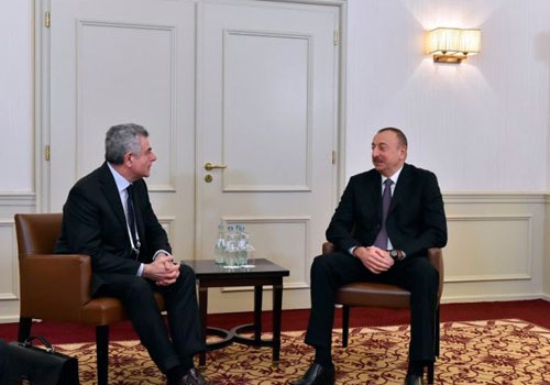 Prezident İlham Əliyev “Leonardo” şirkətinin baş icraçı direktoru ilə görüşüb