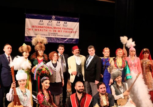 TÜRKSOY-un xalq alətləri orkestrinin növbəti konserti Kişeneu şəhərində reallaşıb