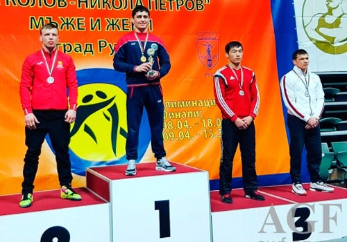 Azərbaycan güləşçiləri Bolqarıstan turnirinun ilk günündə 4 medal qazanıblar