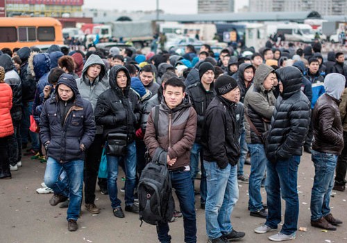 Rusiya miqrantları deportasiya etməyə pul tapmır