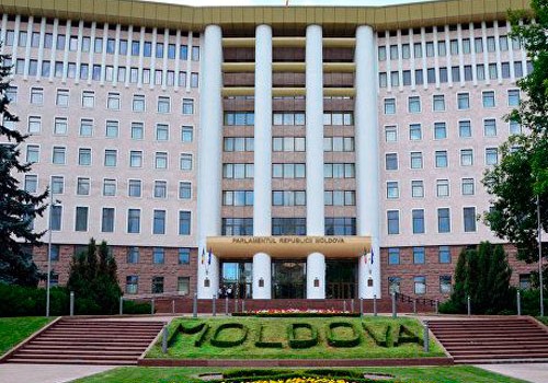 Moldova 5 rusiyalı diplomatı “persona non qrata” elan edib