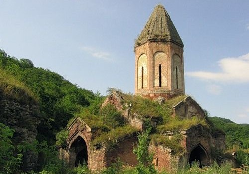 Tiflisdə Ermənistandakı gürcü monastırının vəziyyəti ilə bağlı etiraz aksiyası keçirilib
