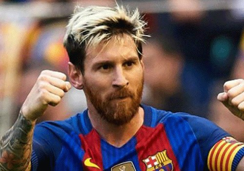 Messi “Nou Kamp”da üçüncü “yüzlüyü” qatladı