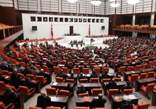 Türkiyə parlamenti İraqda hərbi əməliyyat keçirmə mandatı uzadıb
