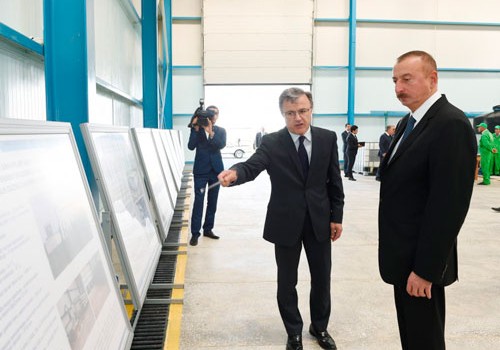 Prezident İlham Əliyev Salyanda dəniz suyunun duzsuzlaşdırılması kompleksinin fəaliyyəti ilə tanış olub