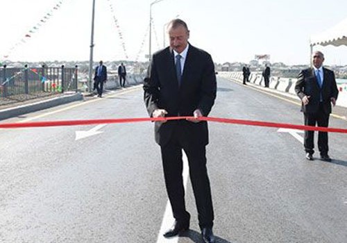 Prezident İlham Əliyev Şamaxıda yolun açılışını edib