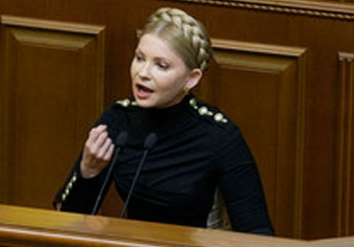 Timoşenko Ukrayna prezidentini oğurluğa görə öz əlini kəsməyə çağırıb