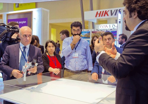 Azercellin eksklüziv təklifləri “Bakutel 2017” sərgisində