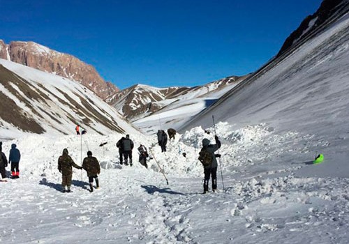 Alpinistlərin axtarışları Xınalıq istiqamətində davam etdirilir