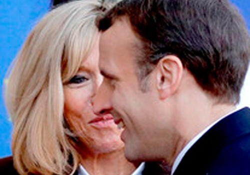 Fransa prezidenti gəncliyində erotik roman yazıb