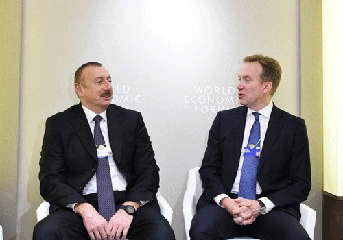 Prezident İlham Əliyev Davosda Dünya İqtisadi Forumunun prezidenti ilə görüşüb