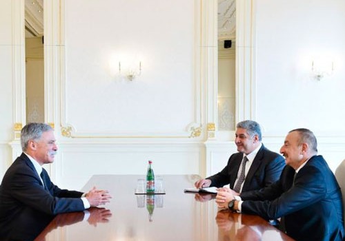 Prezident İlham Əliyev Formula-1 qrupunun baş icraçı direktorunu qəbul edib