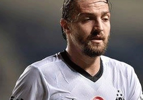 “Beşiktaş”ın futbolçusunun həbsini tələb edirlər