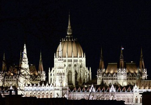 Macarıstanda parlament seçkiləri keçirilir