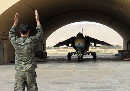 Suriya ordusunun aviabazalarına raket zərbələri endirilib