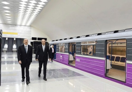 Prezident yeni metro qatarlarında yaradılan şəraitlə tanış olub