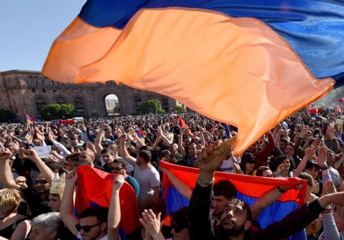 “Ermənistanda ABŞ-Rusiya qarşıdurması açıq müstəviyə keçib”