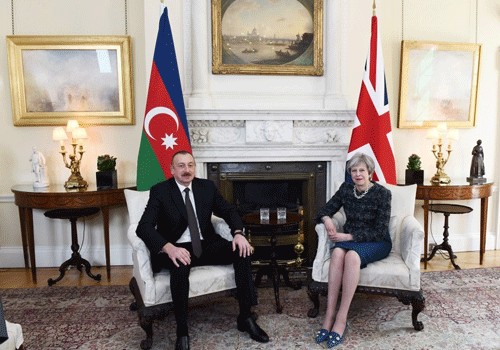 Azərbaycan prezidenti Böyük Britaniyanın baş naziri ilə görüşüb