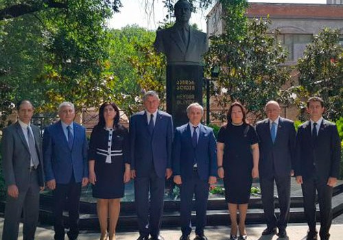 Azərbaycanlı deputatlar Gürcüstan xarici işlər nazirinin müavini ilə görüşüblər