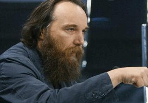 Aleksandr Dugin: “Sarqsyan 5 rayonun qaytarılmasına razılaşmışdı, Paşinyan onu ləğv etdi”