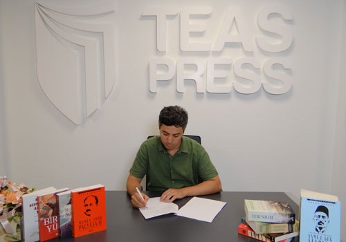 Aqşin Yeniseyin yeni üslubda ilk romanı TEAS PRESS-də
