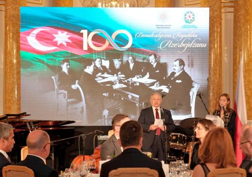 Heydər Əliyev Fondunun təşkilatçılığı ilə Azərbaycan Xalq Cümhuriyyətinin 100 illiyi Varşavada qeyd edilib
