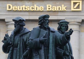 "Deutsche Bank" Londondan 450 milyard avroluq aktivini çıxardır