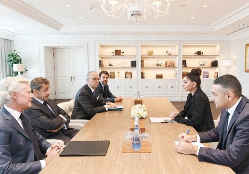 Azərbaycanın Birinci vitse-prezidenti Mehriban Əliyeva Fransanın sabiq Prezidenti Nikola Sarkozi ilə görüşüb