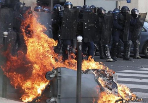 Fransada polis və nümayişçilər arasında qarşıdurma olub