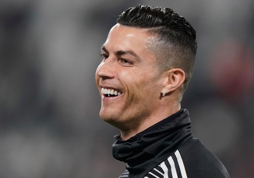 Ronaldo meydandan kənarda məğlub oldu