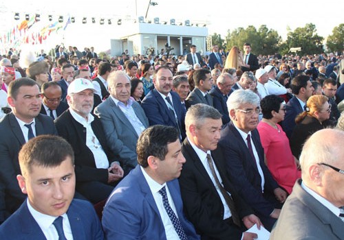 Özbəkistanda keçirilən Beynəlxalq Baxşi sənəti festivalında Azərbaycan nümayəndələri də iştirak edir