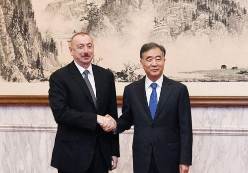 Prezident İlham Əliyev Çin Kommunist Partiyası Mərkəzi Komitəsi Siyasi Bürosunun üzvü Van Yanla görüşüb
