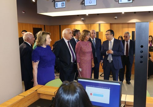 Milli Məclisin deputatları “DOST” mərkəzi ilə tanış olublar