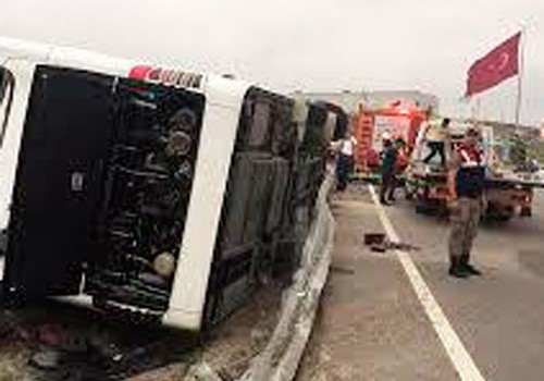 Azərbaycanlı turistləri daşıyan avtobus Türkiyədə aşdı - 14 yaralı