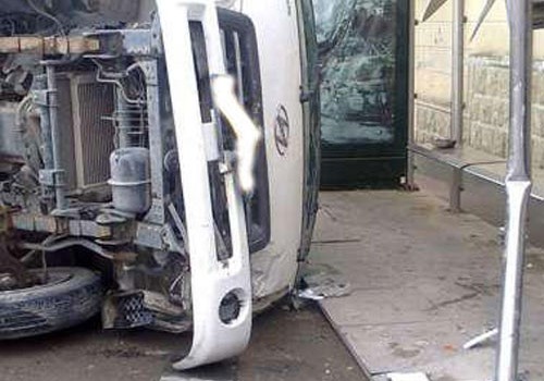 "Subaru" avtobusa çırpılıb piyadaları vurdu, ölən və yaralanan var